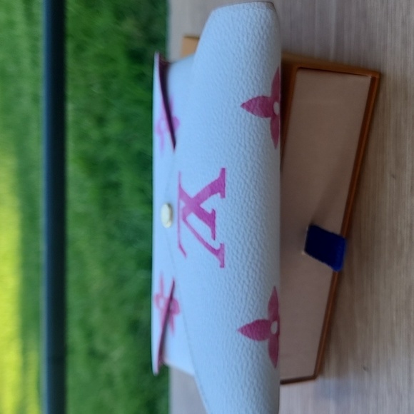 Louis Vuitton Kirigami Pochette Medium Pink By the Pool Collection 2023 - Picture 8 of 11